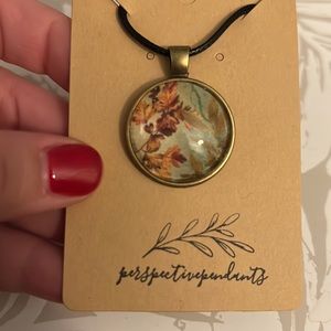 🍁Hand- Crafted Vintage Fall Floral Cabochon Pendant Necklace🍁